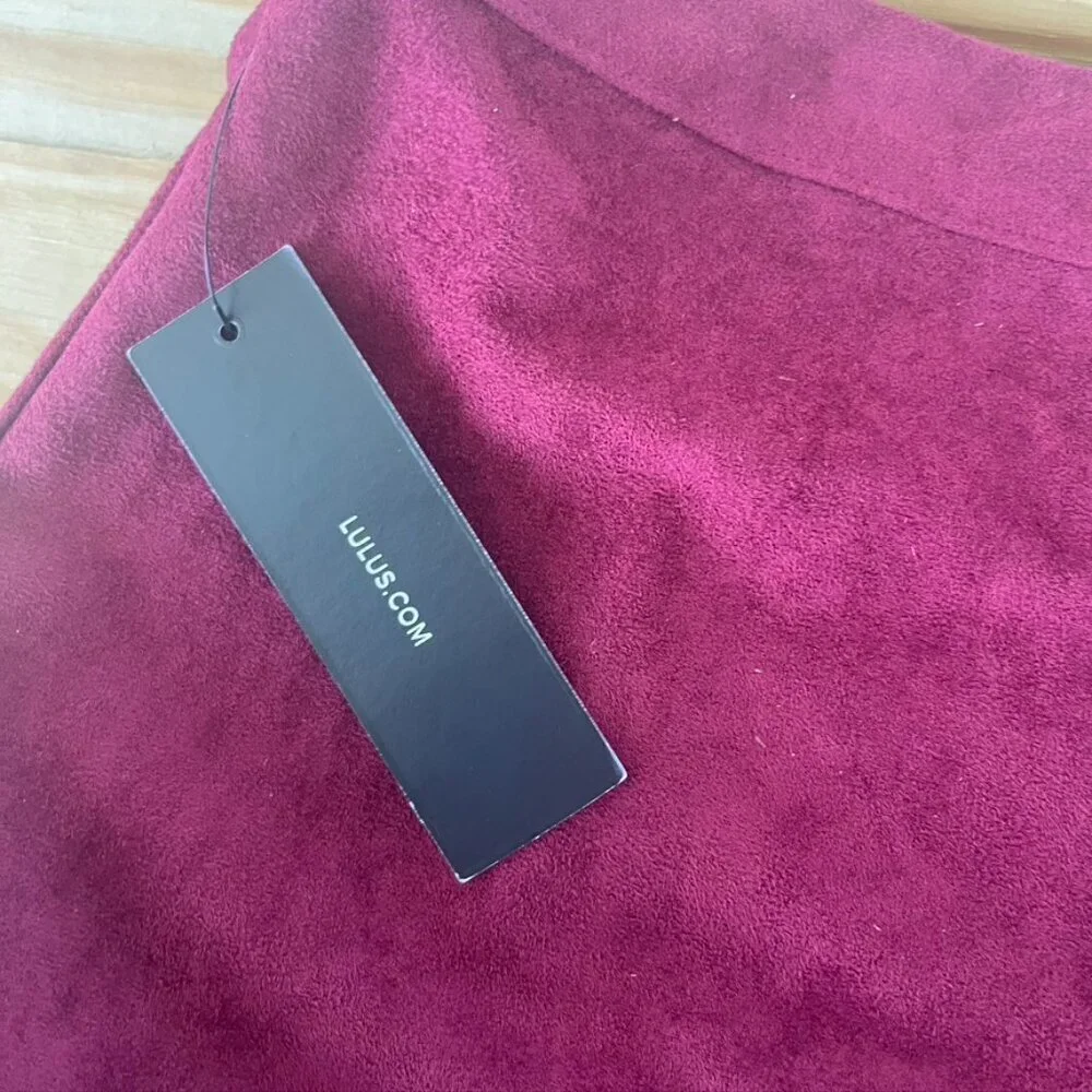 Lulu’s Suede Mini Skirt Maroon NWT Size small